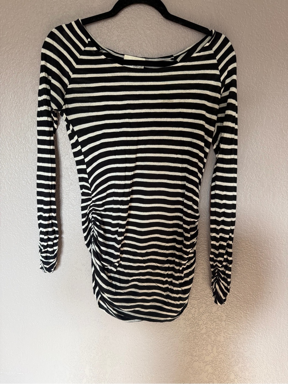 Striped Long-Sleeve Maternity Top - Black & White